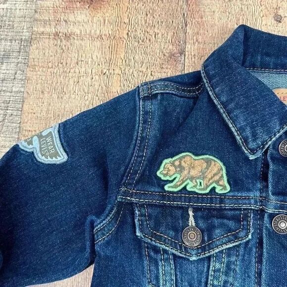 Levi’s Trucker Denim Jacket with Patches Children’s Sz 3T - Picture 3 of 9